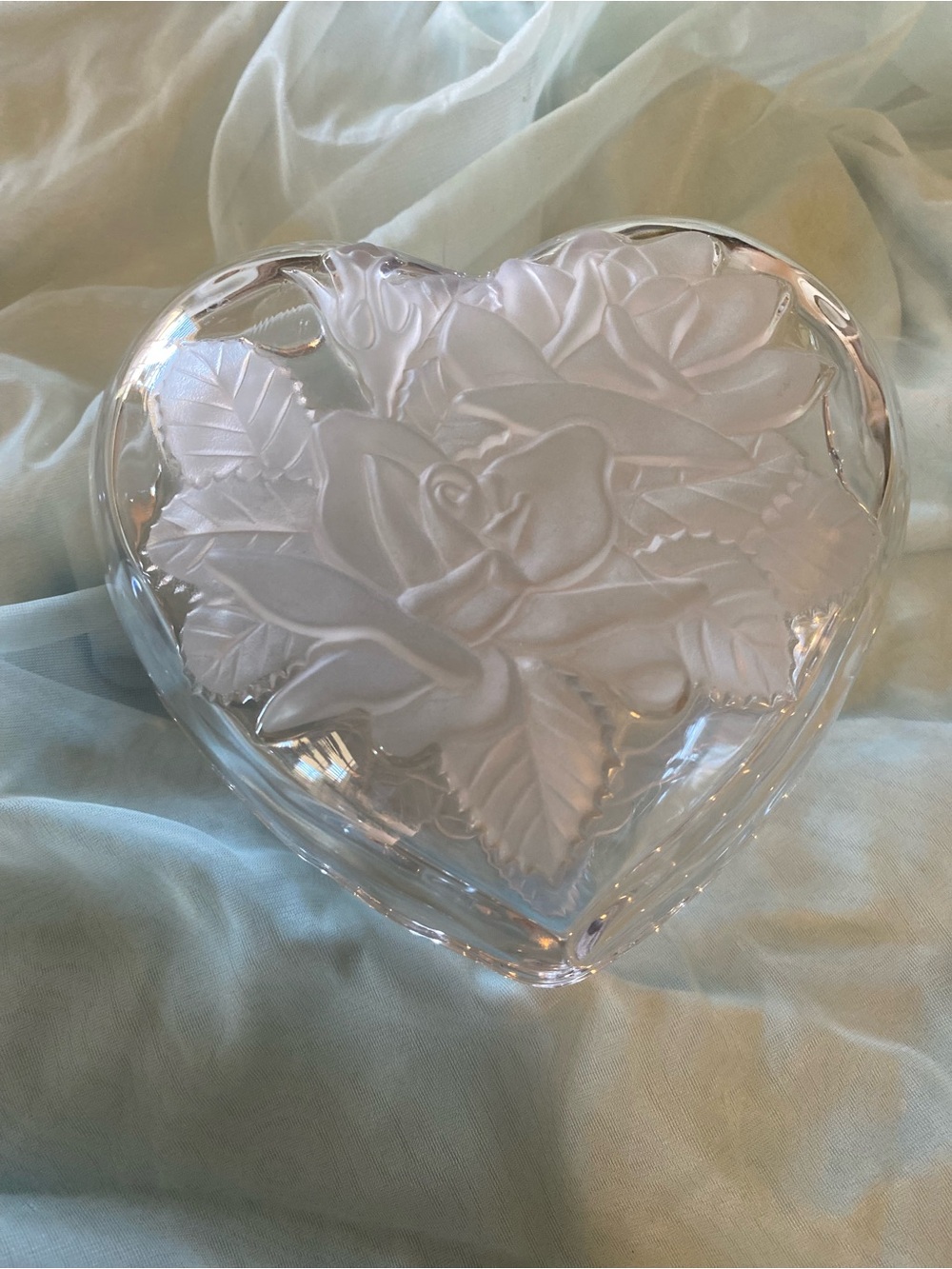 STUDIO NOVA CRYSTAL INTERLOCKING FROSTED ROSE DISH